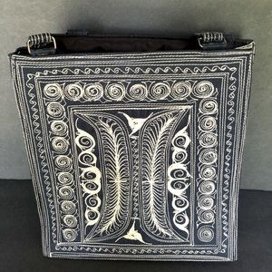 Kuta Raja embroidered purse Indonesia shoulder bag blue inside pocket